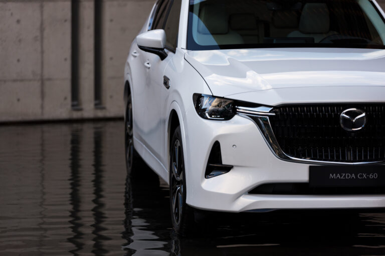 Prémie se vším všudy! Mazda uvádí speciální lak pro velké modely