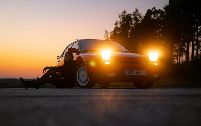 Rozhovor s&nbsp;Lucií: Po&nbsp;stopách rodiny aneb jak jsem si koupila a&nbsp;následně zrenovovala Mazdu 323F GT