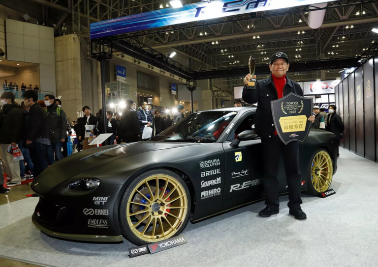 Úpravce RE Amemiya postavil sériovou Mazdu Iconic SP podle sebe, základem se stala RX-7